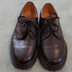 Sketchers leather uppers